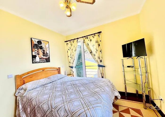 Casa Amarela By Your Madeira Hotel Ponta do Sol (Madeira)